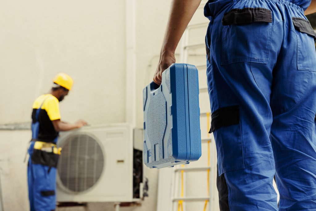 electrician-arriving-on-location-2024-01-02-17-40-58-utc-1024x683